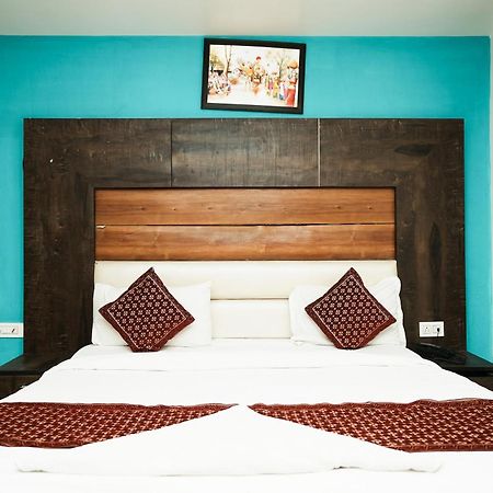 Hotel Amour Near Igi Delhi Airport ニューデリー エクステリア 写真