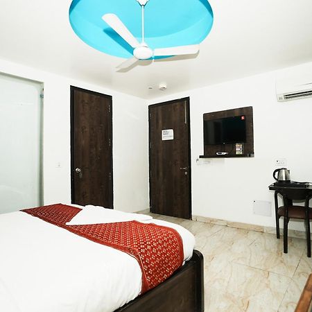Hotel Amour Near Igi Delhi Airport ニューデリー エクステリア 写真