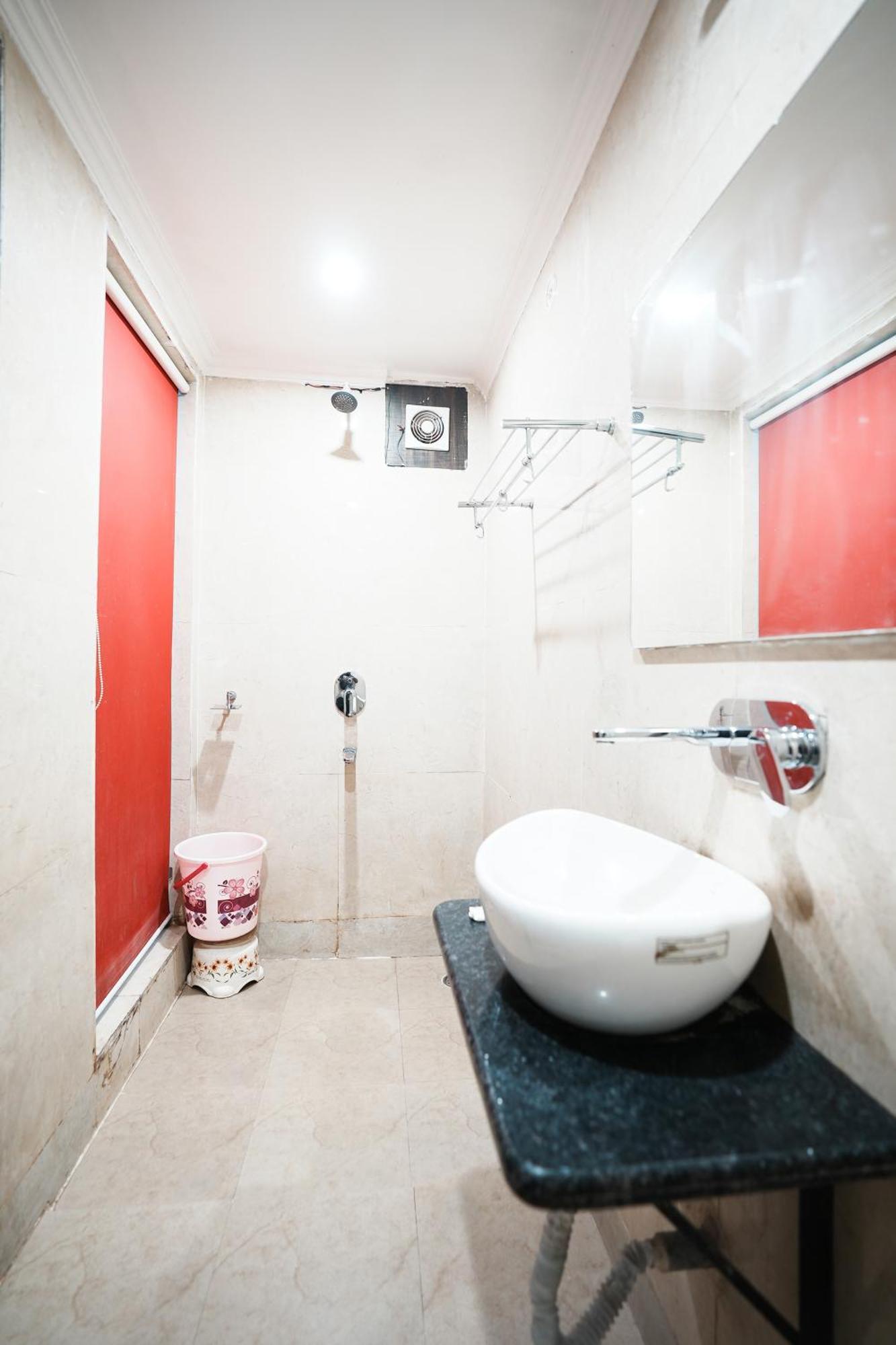 Hotel Amour Near Igi Delhi Airport ニューデリー エクステリア 写真